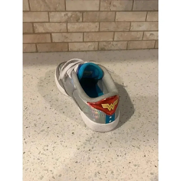 Reebox X Wonder kids 84 DC‎ Comics Colab  b34 - Picture 3 of 11